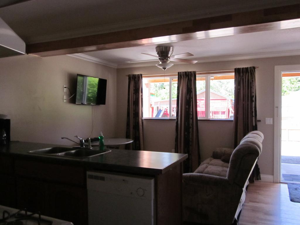 Oceanside Resort พาวเวลล์ ริเวอร์ ภายนอก รูปภาพ